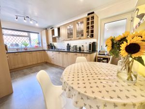 Kitchen/Diner- click for photo gallery